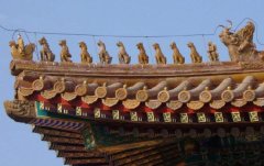 什么樣的動物蹲在古建筑的屋頂上？是樹脂做的？
