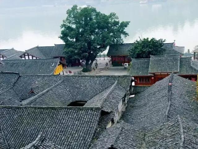 青瓦灰墻，高瓴飛檐，處處消磨時光