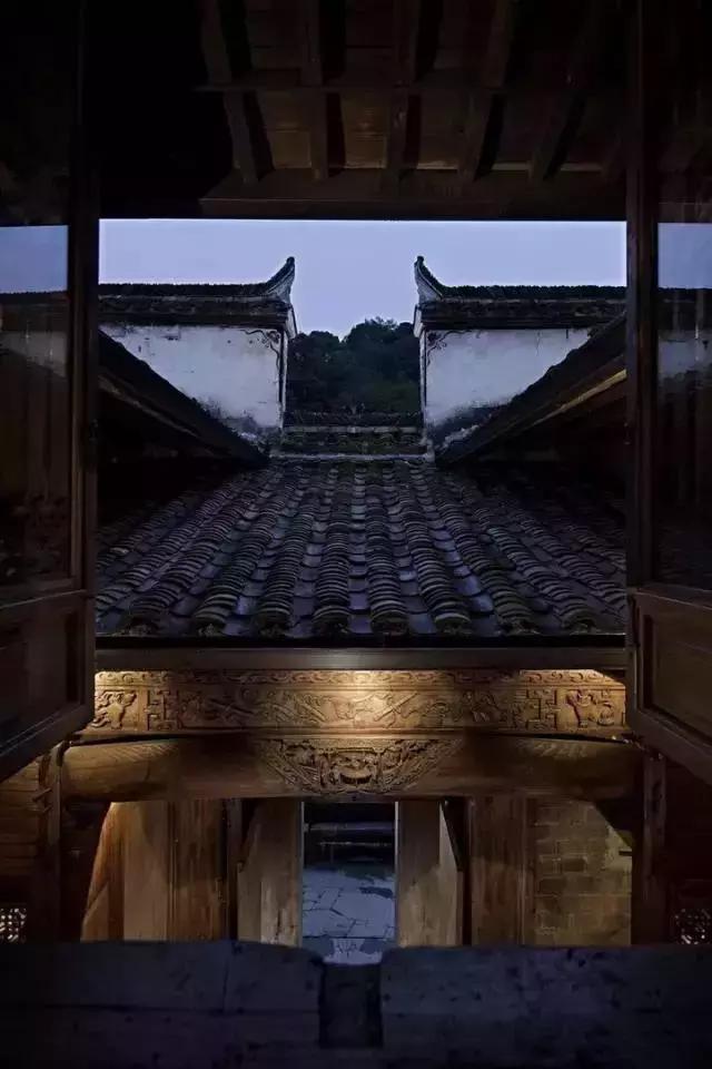 青瓦灰墻，高瓴飛檐，處處消磨時光