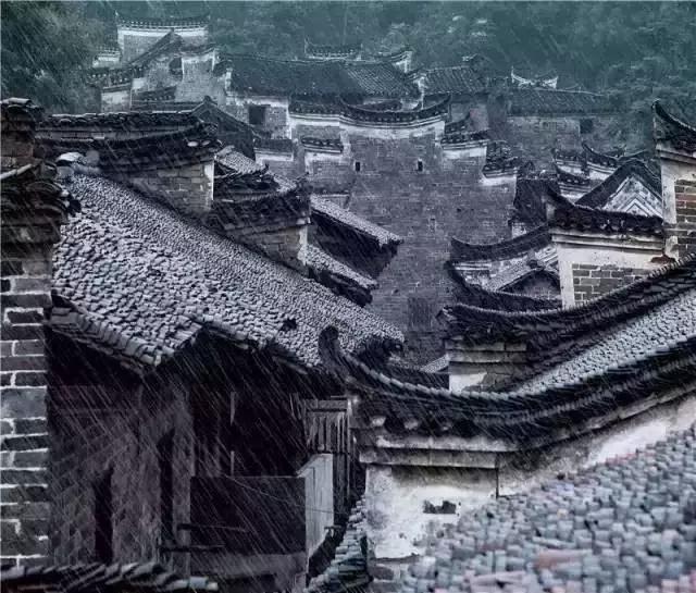 青瓦灰墻，高瓴飛檐，處處消磨時光