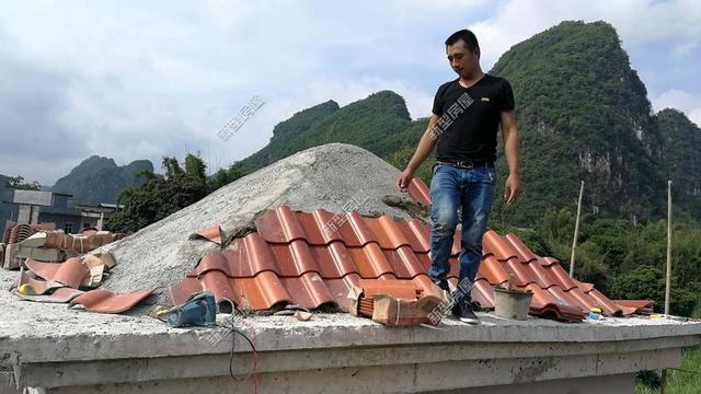 30元一平的樹脂瓦省錢又耐用？網友：吃飽沒事干，用一年就得換